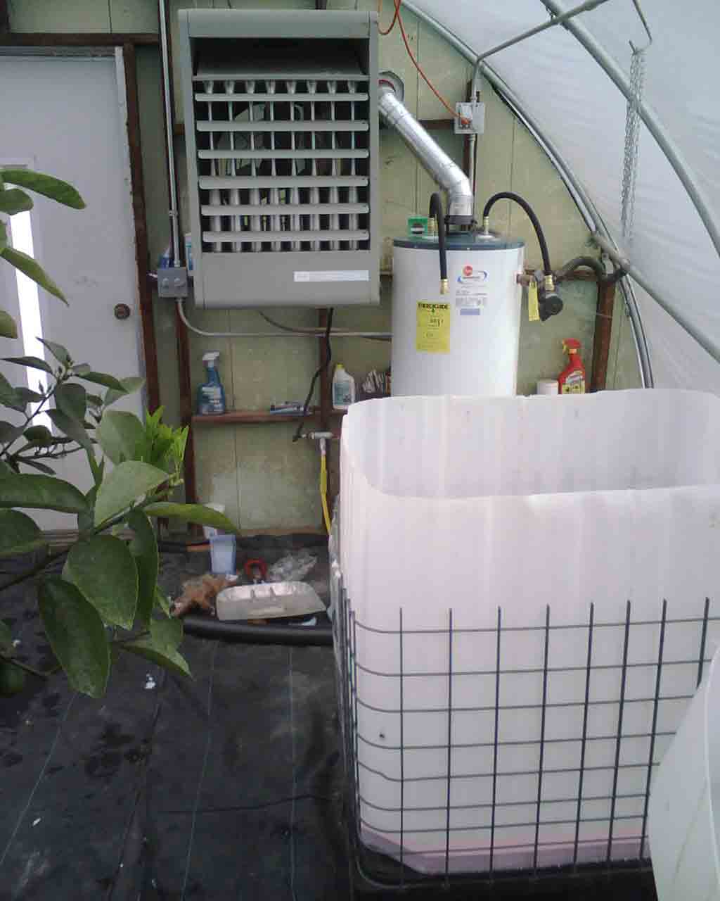 275 Gallon IBC Tote, top cut off for the fish tank - - - Propane Water